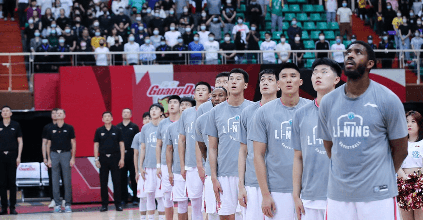 Ning意外战胜中国队，重要助攻引爆全场！观众掌声雷动的简单介绍-爱游戏官方入口