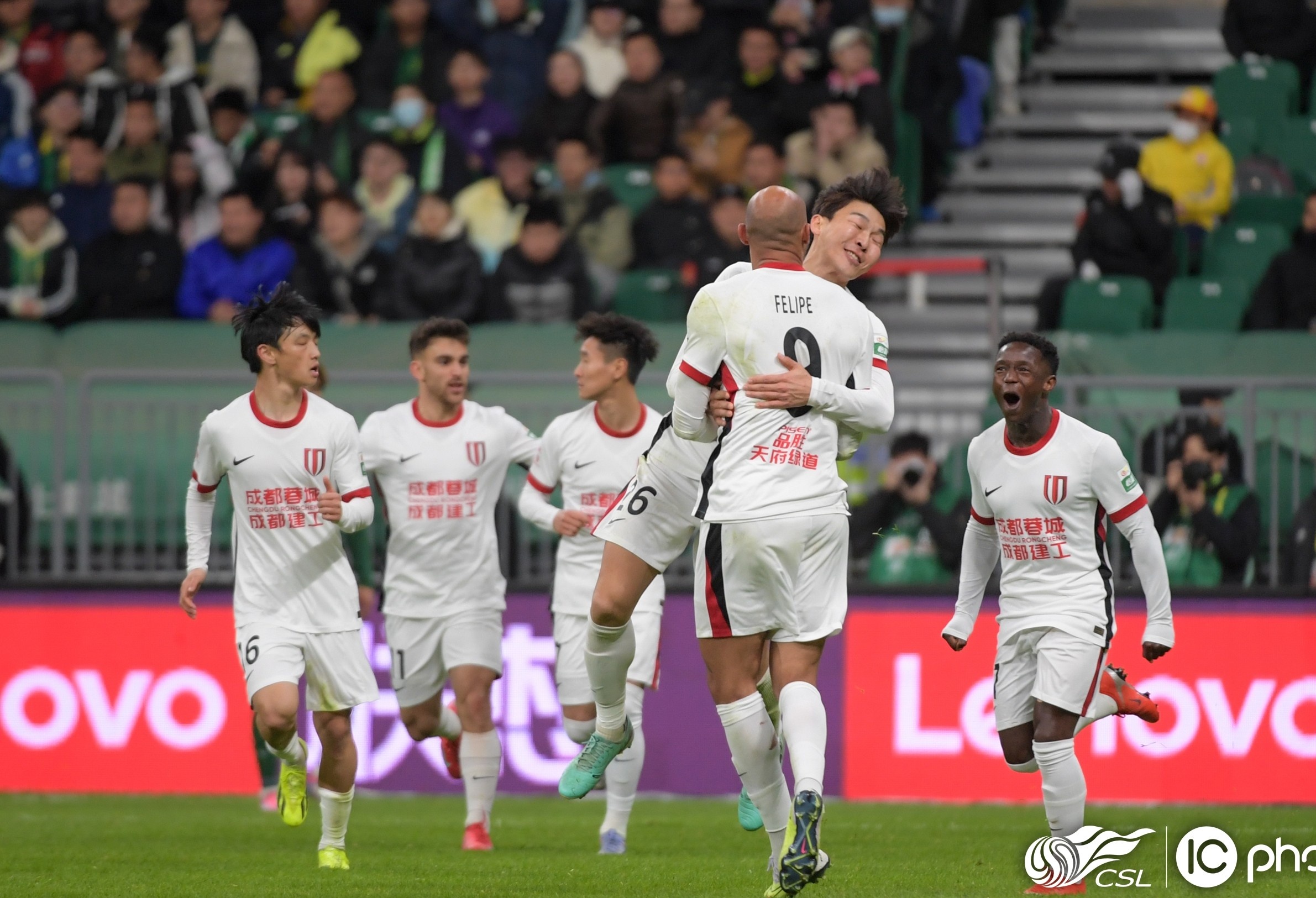 成都蓉城训练开放日,加时末段防线松动引欢呼,亚冠在即,纪律约束更严格-爱游戏官网