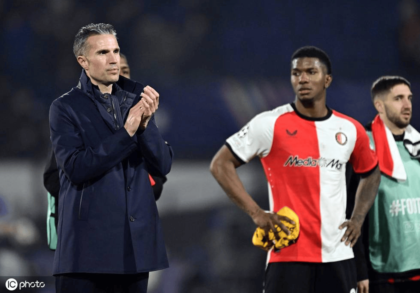 集结日费耶诺德再遭质疑：欧冠节点到来，球迷炸锅，年轻球员得到机会的简单介绍-爱游戏